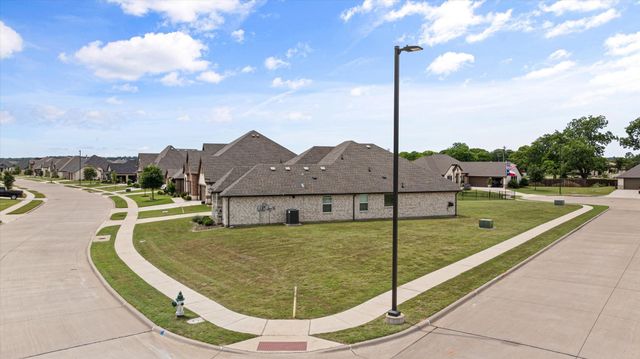 1089 Mickelson Drive, Granbury, TX 76048