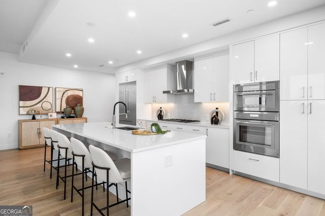 2425 Peachtree Road NE 1104, Atlanta, GA 30305