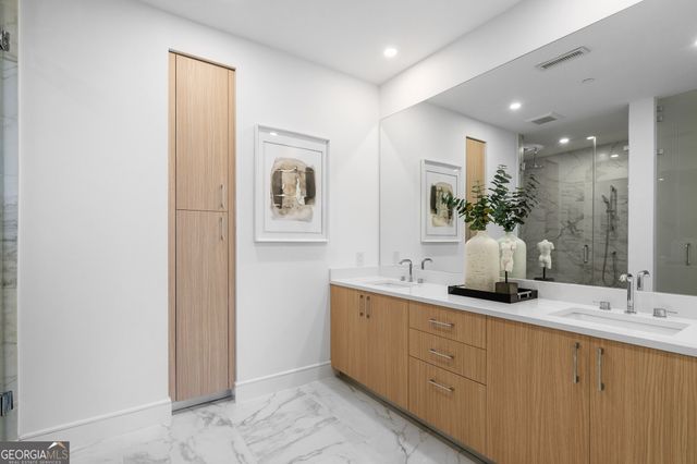 2425 Peachtree Road NE 1104, Atlanta, GA 30305