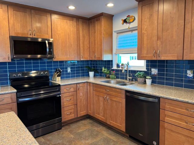16527 Frances Drake Road, Jamaica Beach, TX 77554
