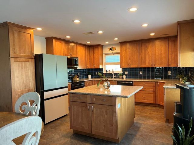 16527 Frances Drake Road, Jamaica Beach, TX 77554