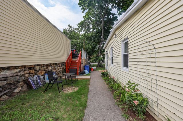 17 Broad Street, Somersworth, NH 03878