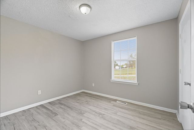 1126 Wynnewood Dr, Castalian Springs, TN 37031