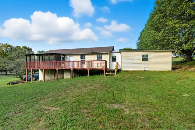 1126 Wynnewood Dr, Castalian Springs, TN 37031