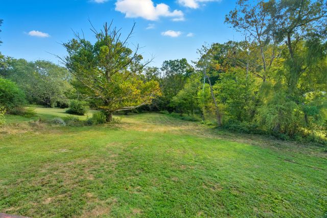 1126 Wynnewood Dr, Castalian Springs, TN 37031