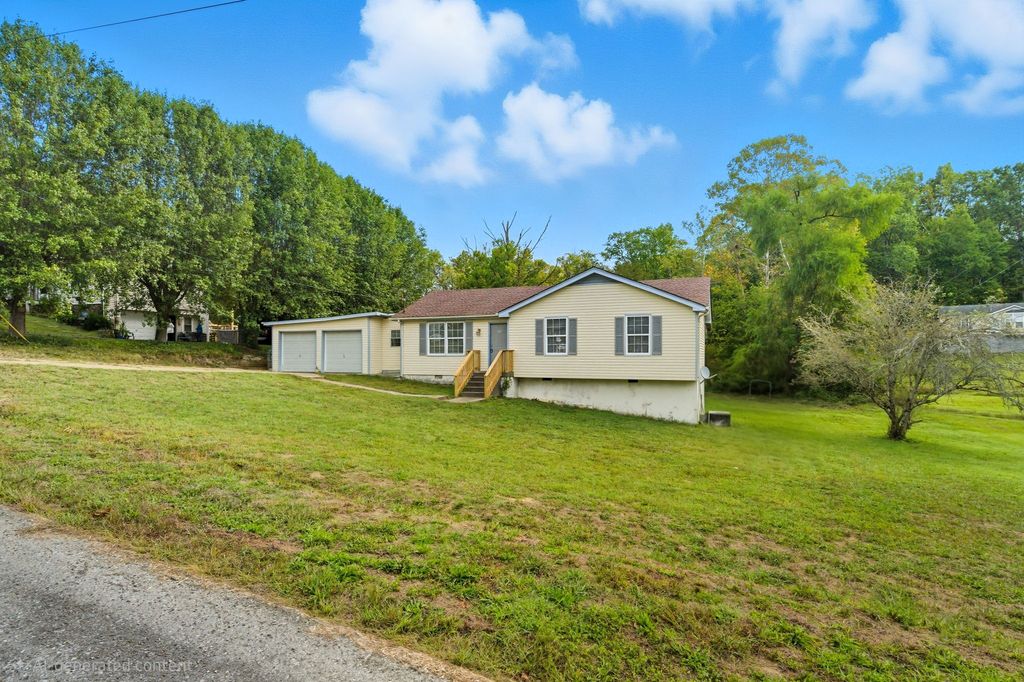 1126 Wynnewood Dr, Castalian Springs, TN 37031
