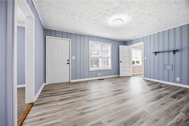 421 E Crogan Street, Lawrenceville, GA 30046