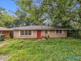 425 S South Plymouth Road NW, Huntsville, AL 35811
