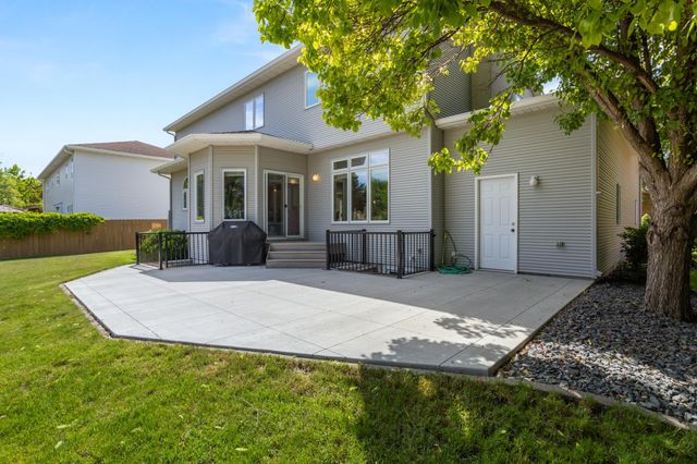2938 Peterson Parkway N, Fargo, ND 58102