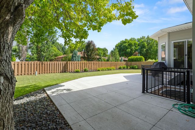 2938 Peterson Parkway N, Fargo, ND 58102