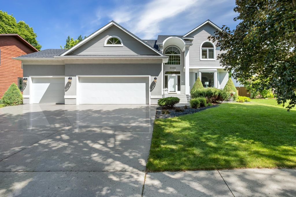 2938 Peterson Parkway N, Fargo, ND 58102