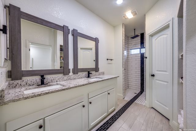 248 Mustang, Natalia, TX 78059