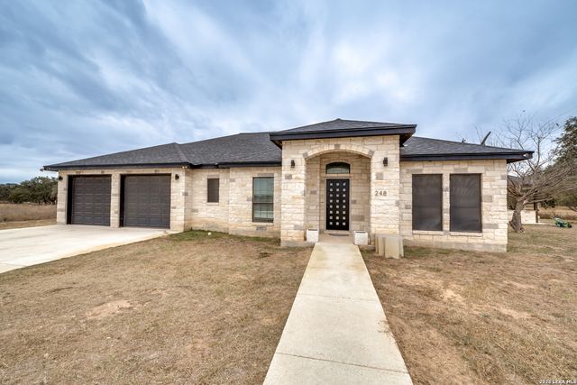 248 Mustang, Natalia, TX 78059