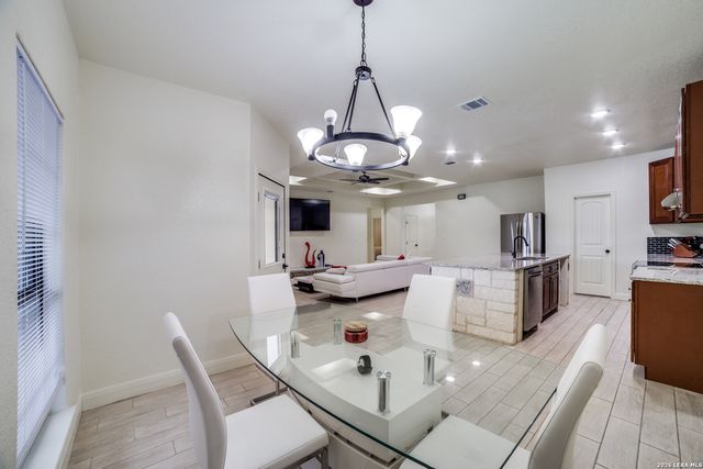 248 Mustang, Natalia, TX 78059