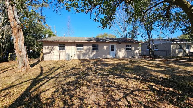 2115 WOODLAND BOULEVARD, Leesburg, FL 34748