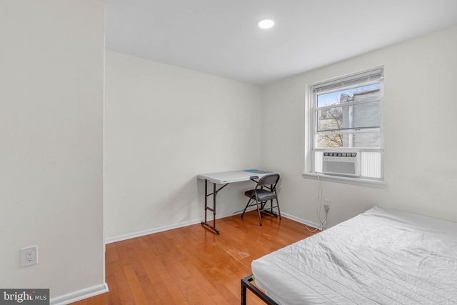 1504 BROWN ST, Philadelphia, PA 19130