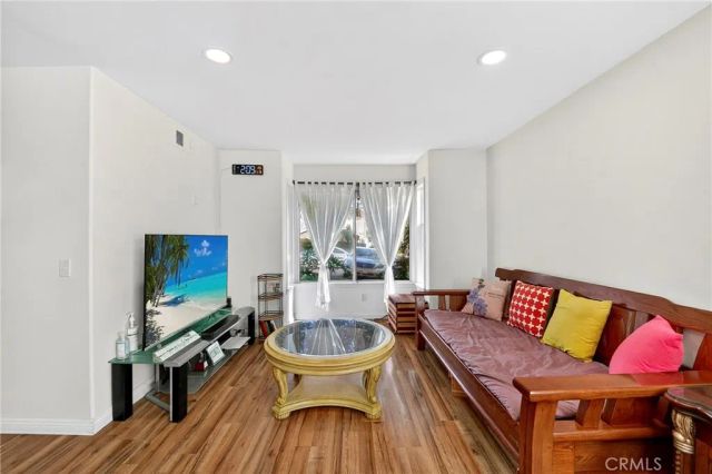 2629 Altura Avenue, La Crescenta, CA 91214