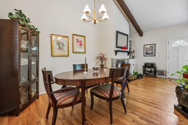 22 Stony Run, New Rochelle, NY 10804