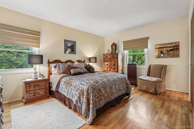 22 Stony Run, New Rochelle, NY 10804