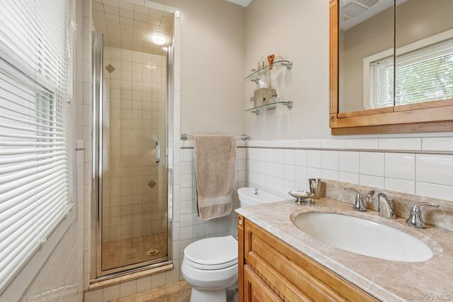 22 Stony Run, New Rochelle, NY 10804