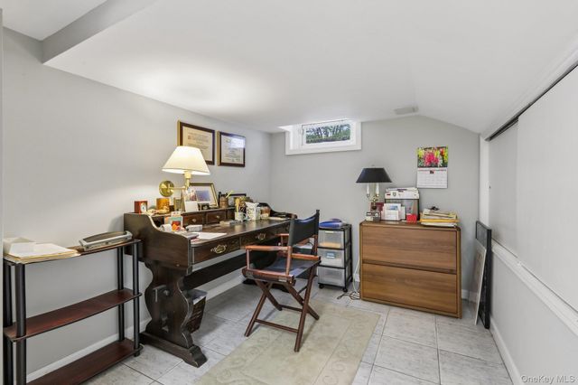 22 Stony Run, New Rochelle, NY 10804