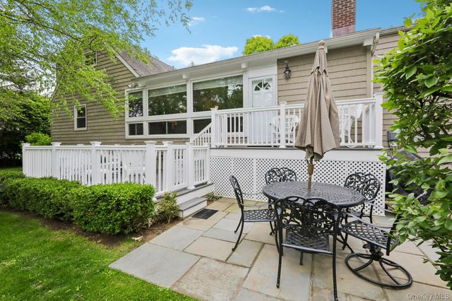 22 Stony Run, New Rochelle, NY 10804