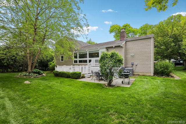 22 Stony Run, New Rochelle, NY 10804