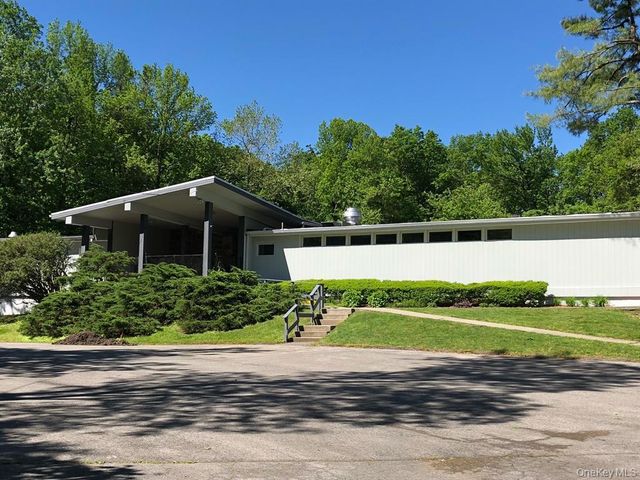 22 Stony Run, New Rochelle, NY 10804