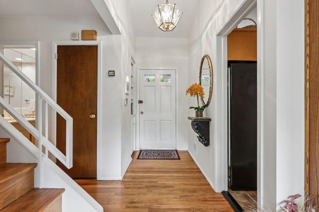 22 Stony Run, New Rochelle, NY 10804