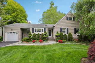 22 Stony Run, New Rochelle, NY 10804