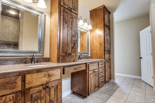 205 Lone Tree, Boerne, TX 78006