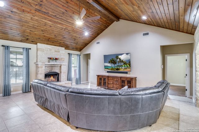 205 Lone Tree, Boerne, TX 78006