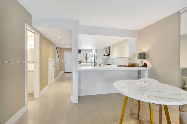 21300 San Simeon Way K2, Miami, FL 33179