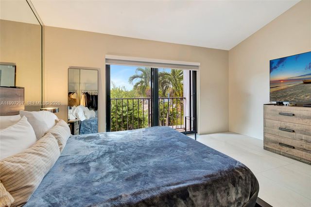 21300 San Simeon Way K2, Miami, FL 33179