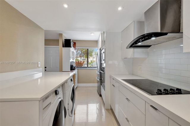 21300 San Simeon Way K2, Miami, FL 33179