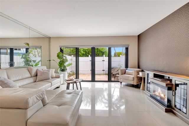 21300 San Simeon Way K2, Miami, FL 33179