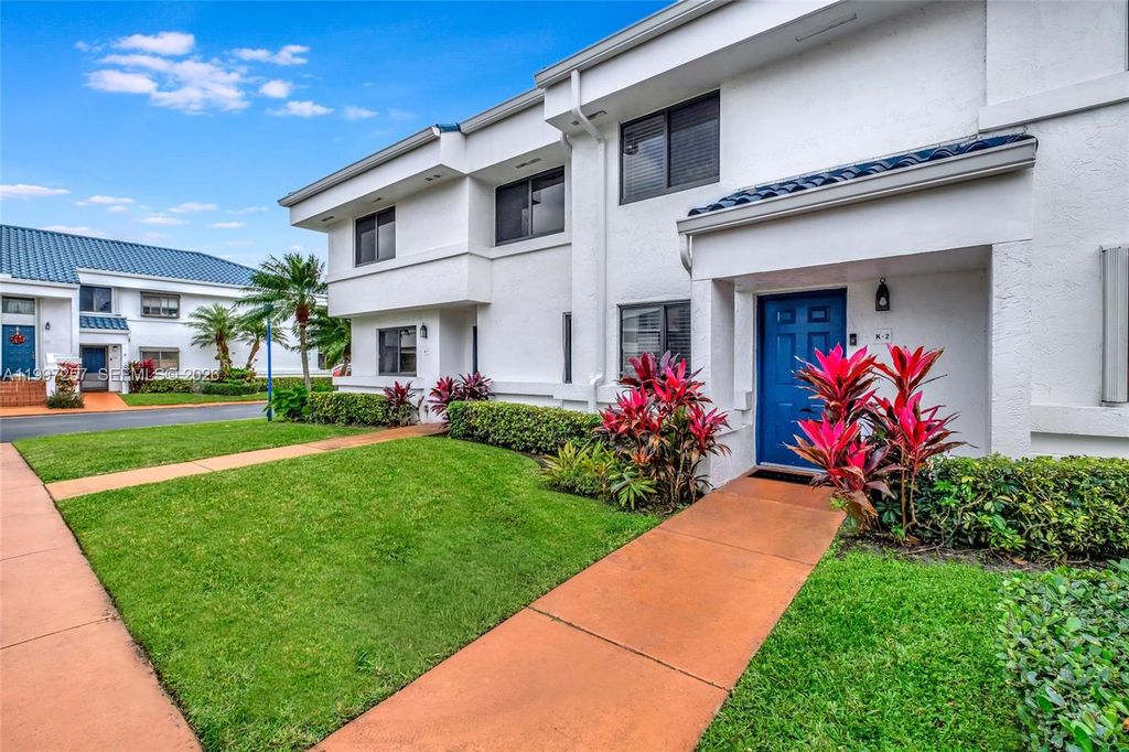 21300 San Simeon Way K2, Miami, FL 33179