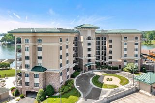 100 Bridgewater Pointe Pl Unit 102, Moneta, VA 24121