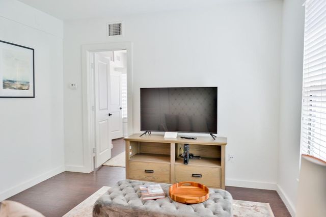 2300 Stanford Street D, Houston, TX 77006