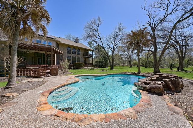 1208 Cowards Creek Drive, Friendswood, TX 77546