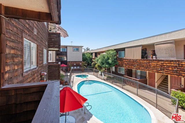 5414 Newcastle Avenue 19, Los Angeles, CA 91316