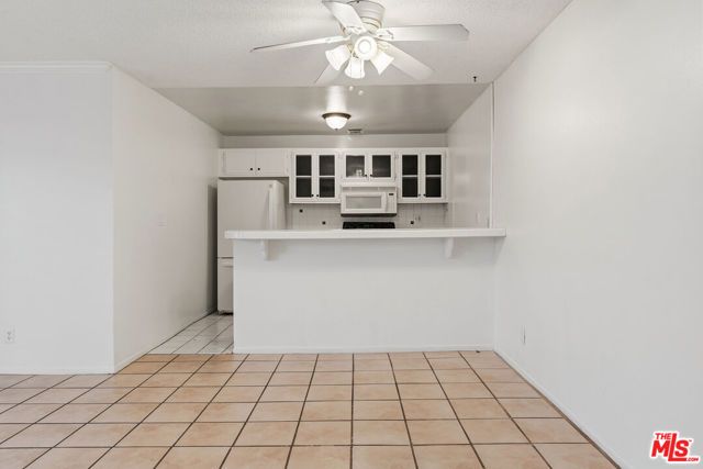5414 Newcastle Avenue 19, Los Angeles, CA 91316