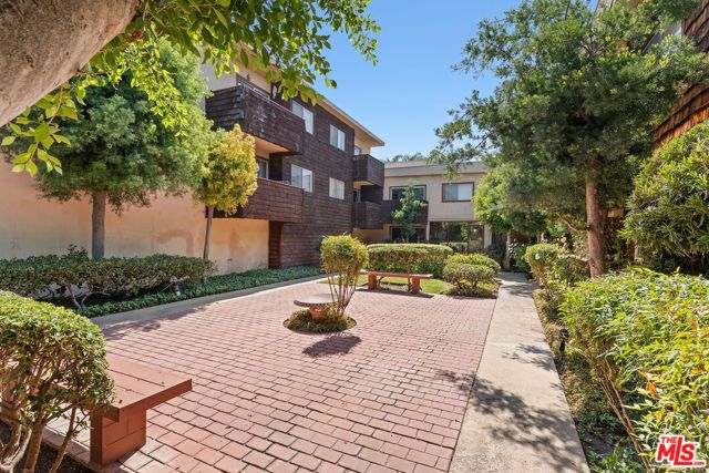 5414 Newcastle Avenue 19, Los Angeles, CA 91316