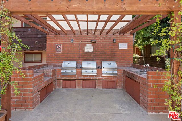 5414 Newcastle Avenue 19, Los Angeles, CA 91316