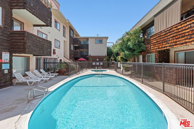 5414 Newcastle Avenue 19, Los Angeles, CA 91316