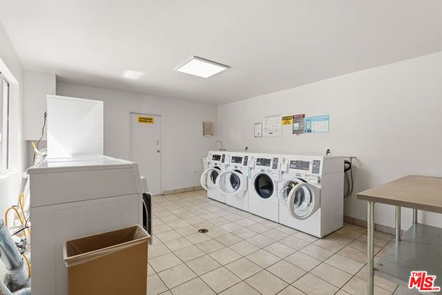 5414 Newcastle Avenue 19, Los Angeles, CA 91316