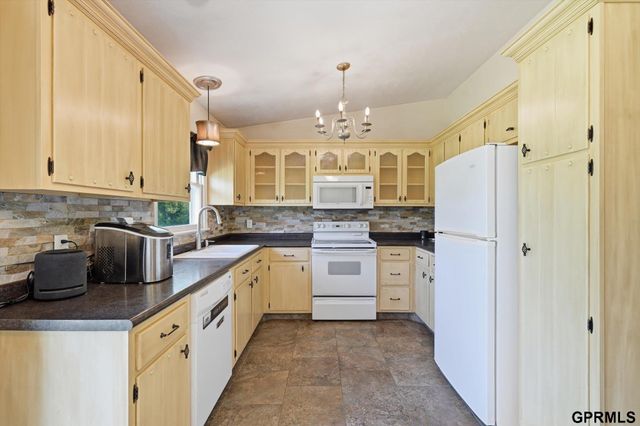 9506 Sprague Street, Omaha, NE 68134