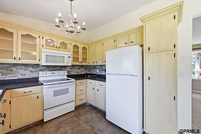 9506 Sprague Street, Omaha, NE 68134