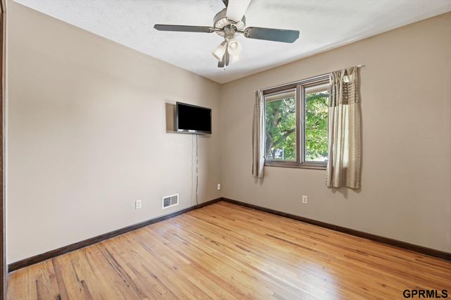 9506 Sprague Street, Omaha, NE 68134