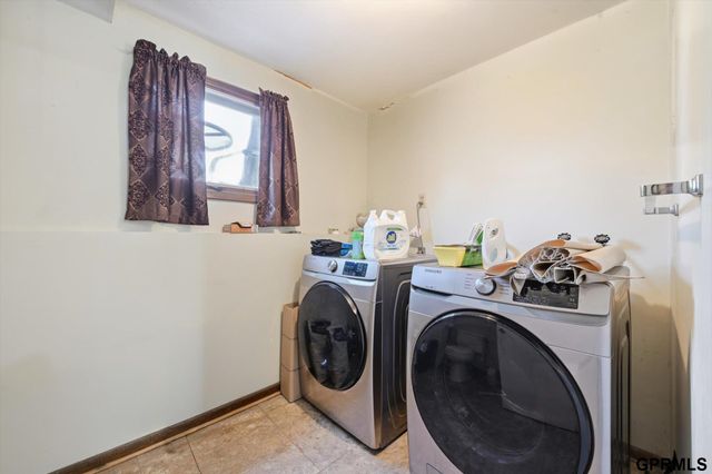 9506 Sprague Street, Omaha, NE 68134